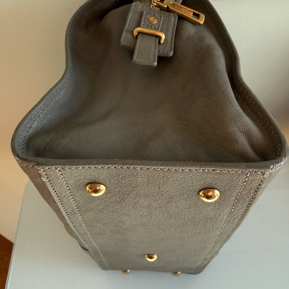 Yves Saint Laurent (YSL) Leather Cabas Y bag with Long Strap - Picture 6 of 8